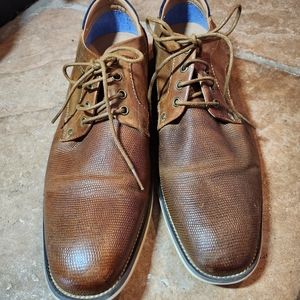 Steven Madden Lupo dress shoes. Tan